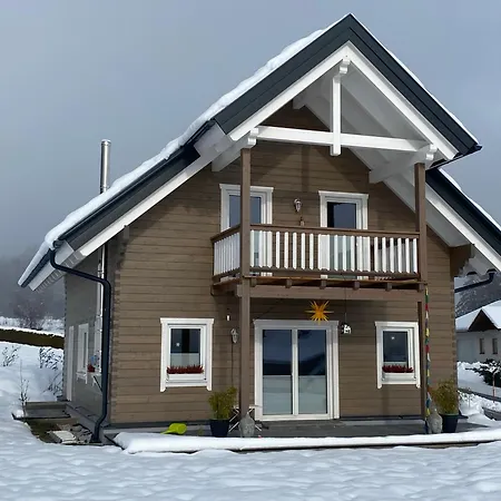 Ferienyogahaus Bergblick Neues Blockhaus! *
