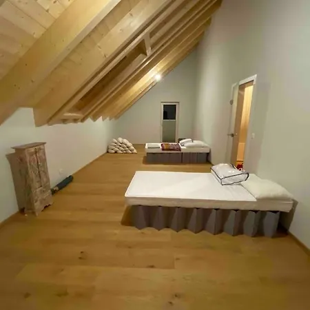 Ferienyogahaus Bergblick Neues Blockhaus! Dom wakacyjny Ferlach
